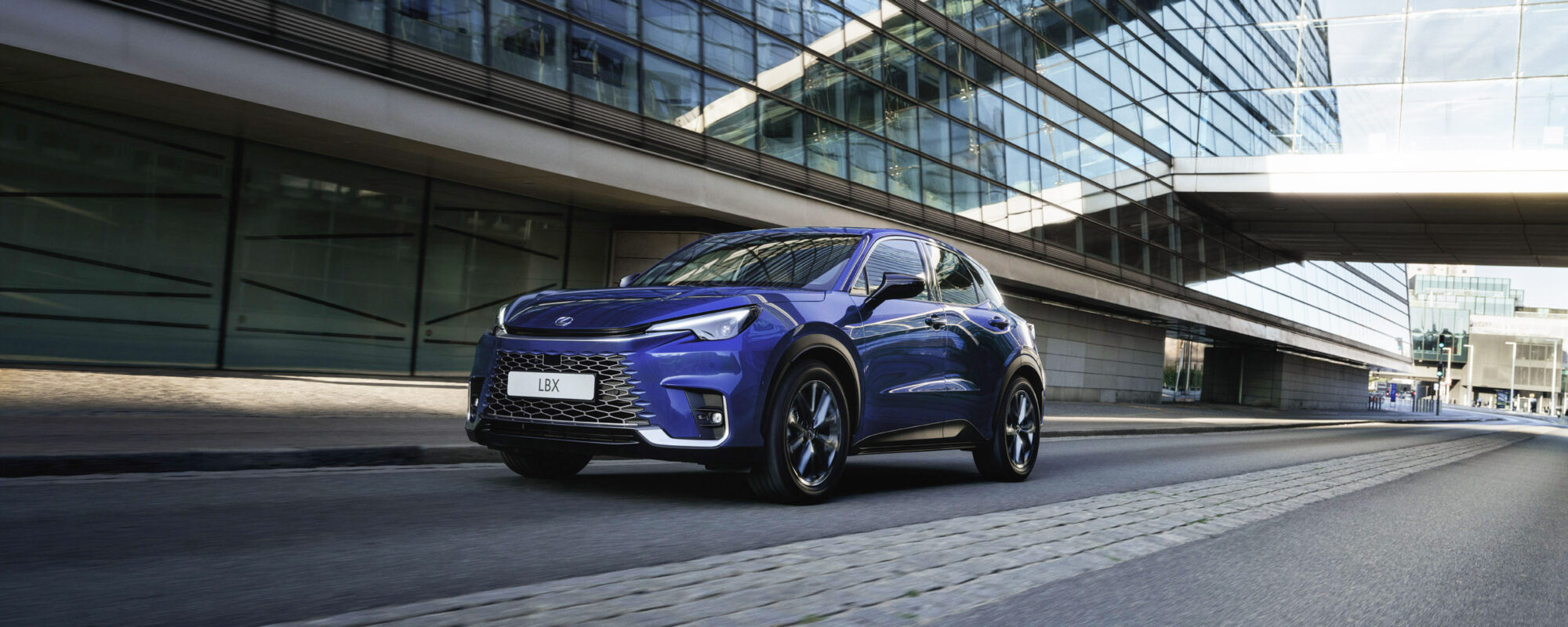Lexus introduceert aantrekkelijk aanbod voor zakelijke rijder met Business Line voor nieuwe LBX en RZ