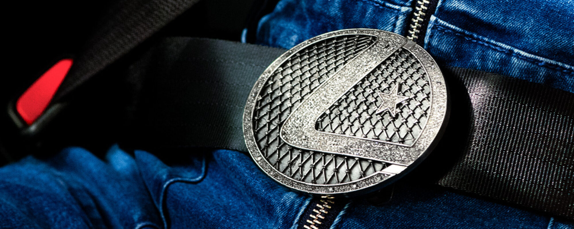 Lexus Nederland en DDB Amsterdam ontwerpen Seatbelt Buckle ter ere van Beyoncé’s “Cowboy Carter”