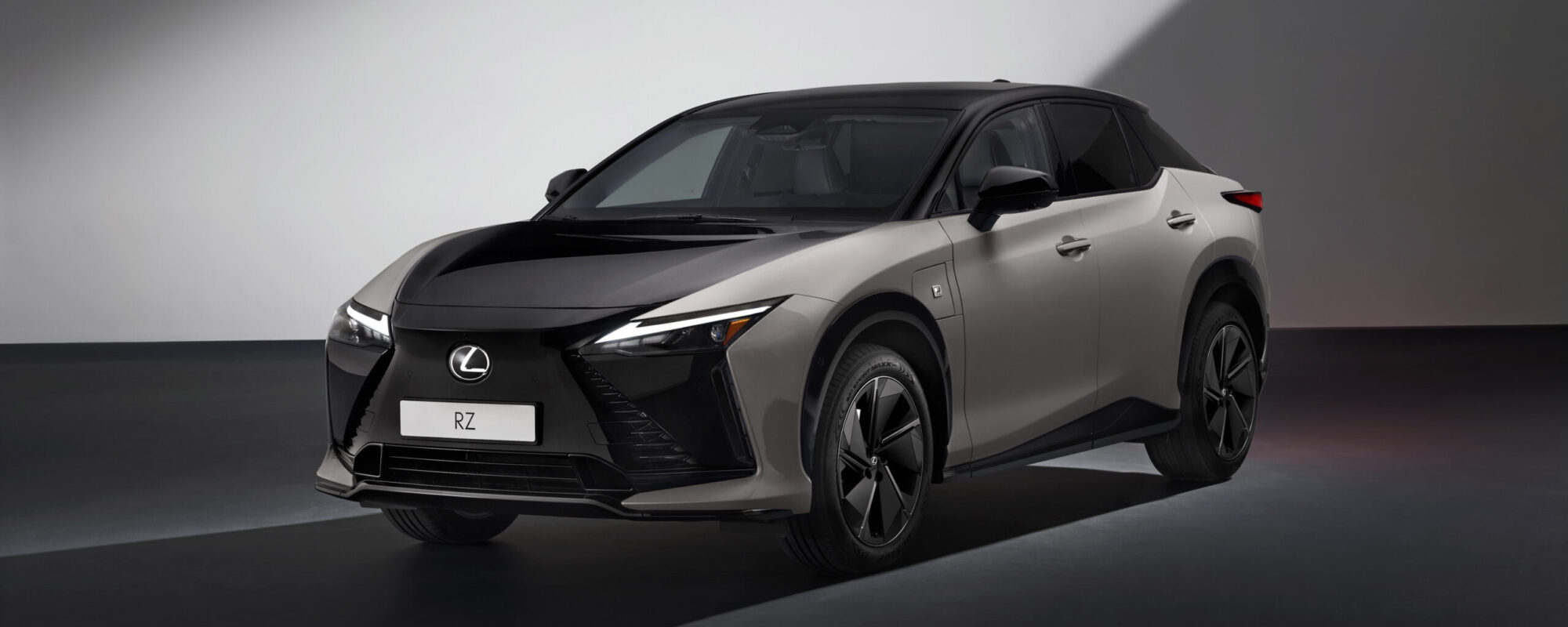Wereldpremière van nieuwe Lexus RZ: meer vermogen, grotere efficiëntie en baanbrekende technologie